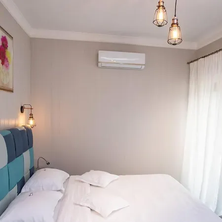 Roser House Boutique - Pe Malul Lacului