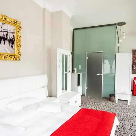 Roser House Boutique - Pe Malul Lacului Colibita
