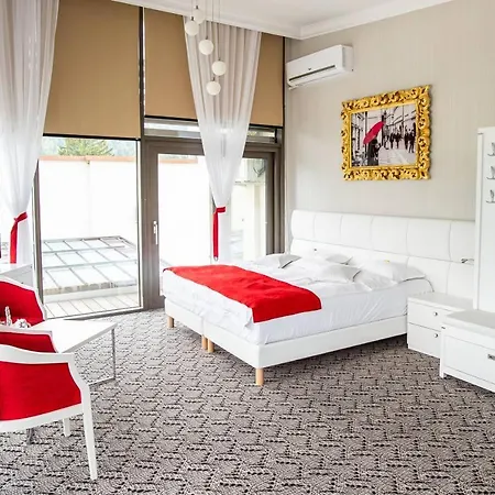 Roser House Boutique - Pe Malul Lacului 4* Colibita
