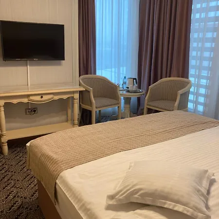 Roser House Boutique - Pe Malul Lacului 4* Colibita