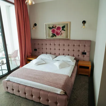 Roser House Boutique - Pe Malul Lacului Hotel